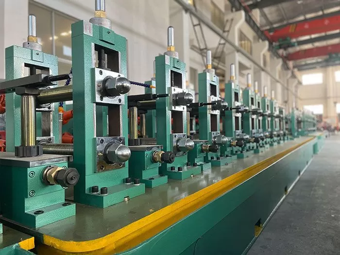 What are the advantages of high-frequency welded pipe machines
